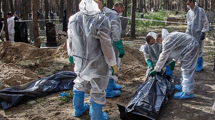 Telediario 2 - Ucrania denuncia el trato de Rusia en las zonas liberadas: "Interrogaban con métodos inhumanos y torturaban a los detenidos"