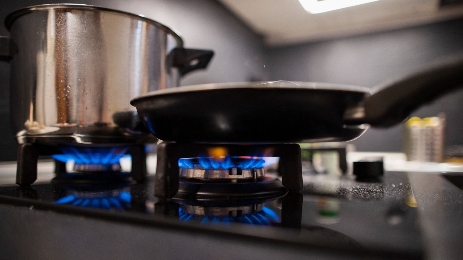 El Gobierno rebaja el IVA del gas al 5% hasta el 31 de diciembre para hacer frente a los elevados precios durante este invierno.