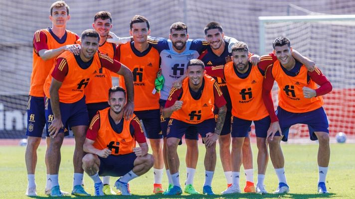 Telediario 1 - Suplentes en sus equipos, pero fijos para Luis Enrique