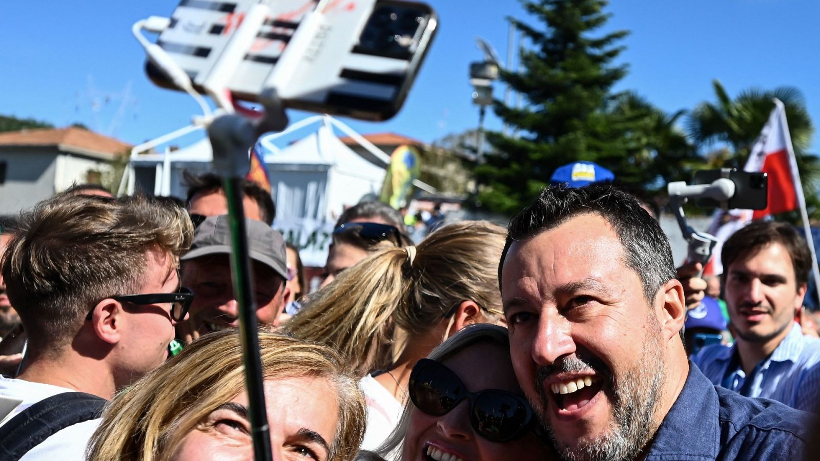 La política italiana se vive también en las redes sociales | Ver