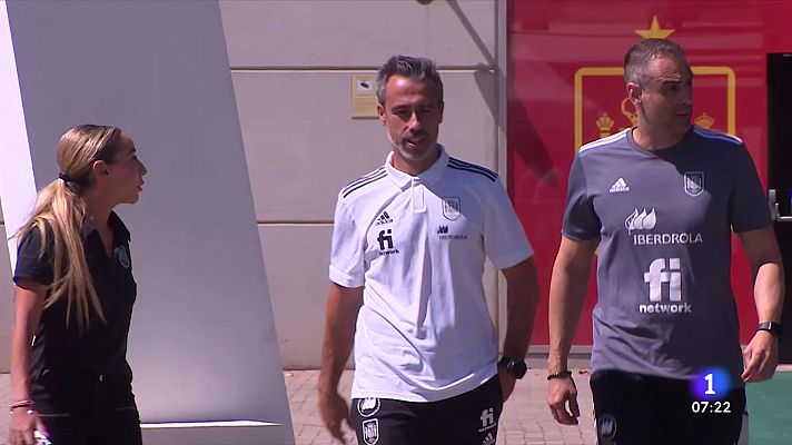 Telediario Matinal - 15 jugadoras de la selección femenina de fútbol renuncian "mientras no se revierta" la actual situación