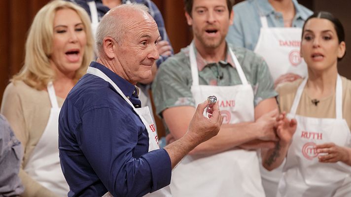 MasterChef Celebrity - Deltell entrega a María Zurita un pedrusco a muy buen precio