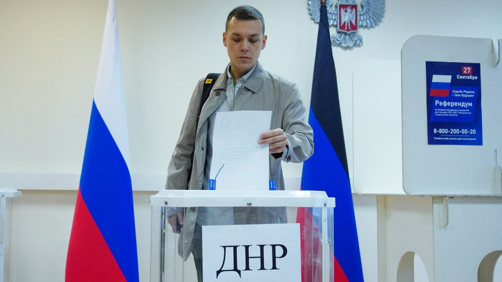 Primer día de votación de los referendos de anexión a Rusia