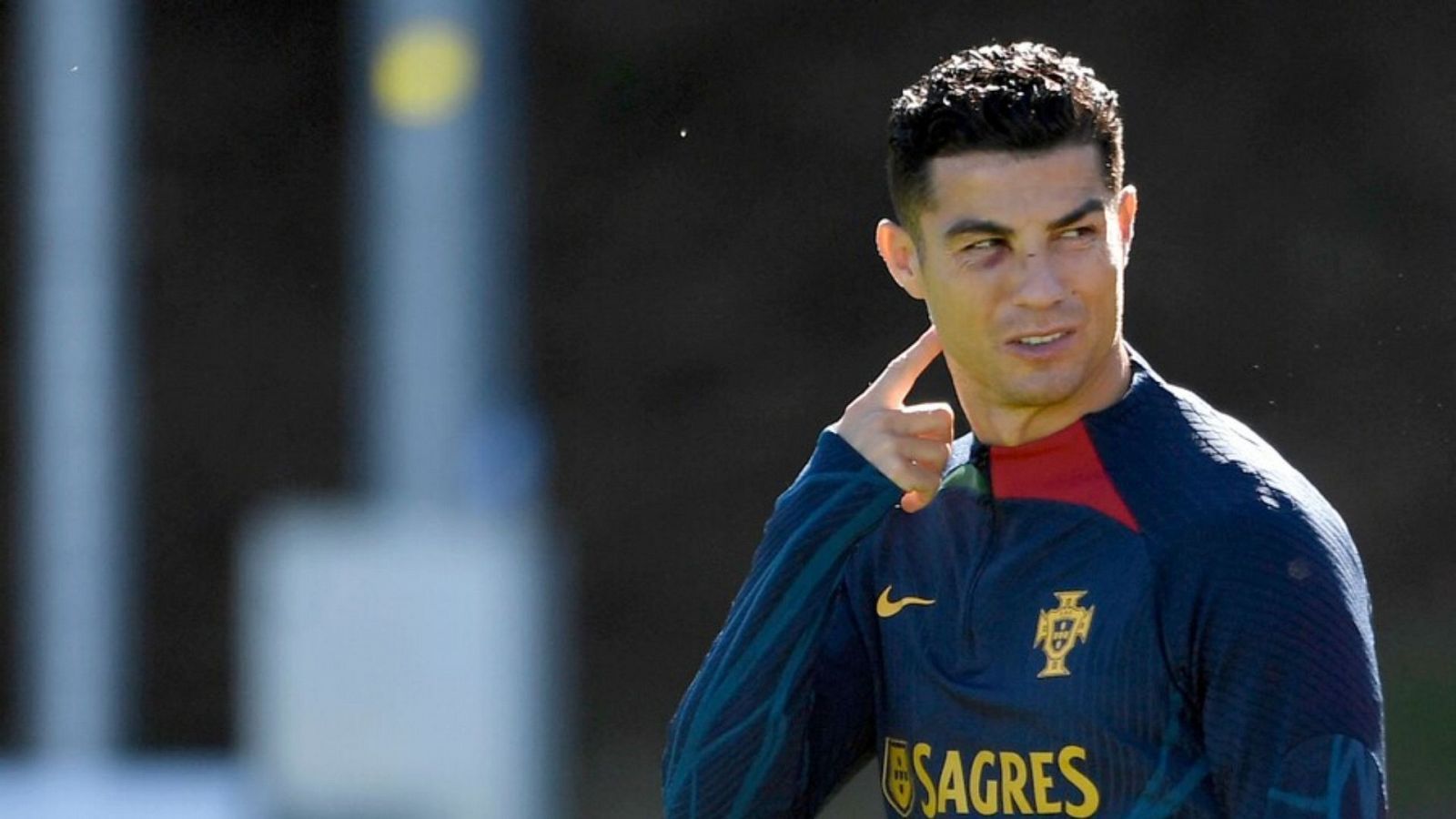 Espa�a, contra el c�sped y Cristiano Ronaldo en Portugal