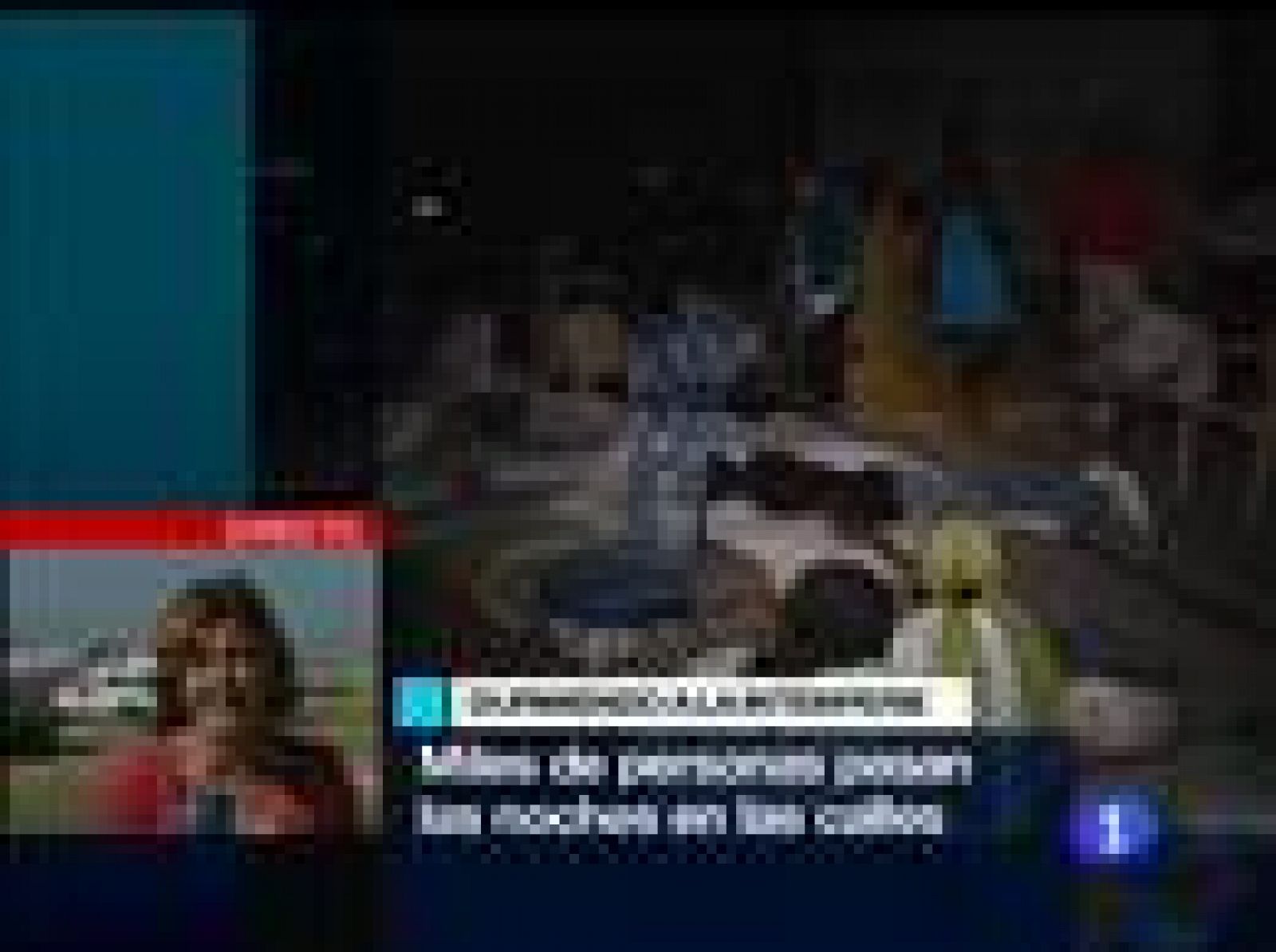 Todo está destruido y las comunicaciones no funcionan. Puerto Príncipe está a oscuras y muchas personas se han visto obligadas a hacer barricadas en las carreteras porque muchos duermen en las calles. Hay familias desesperadas que incluso en la noche se afanaban en buscar a sus familiares. 16/01/10.