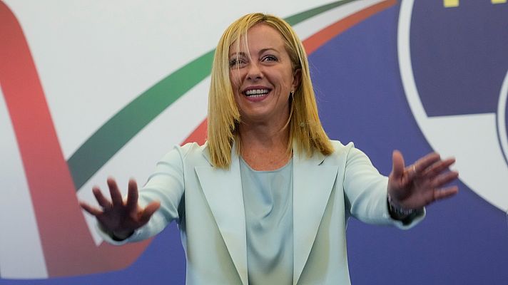 Telediario 2 - La ultraderechista Meloni empuñará el centro de la coalición de gobierno en Italia