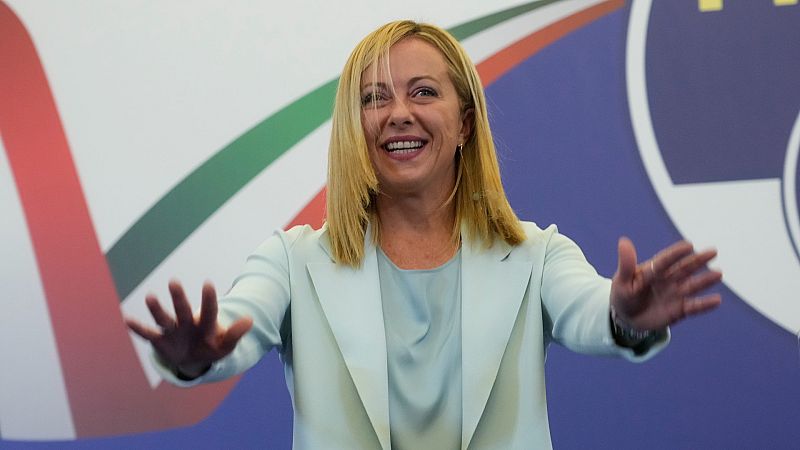 La ultraderechista Meloni empuñará el centro de la coalición de gobierno en Italia 