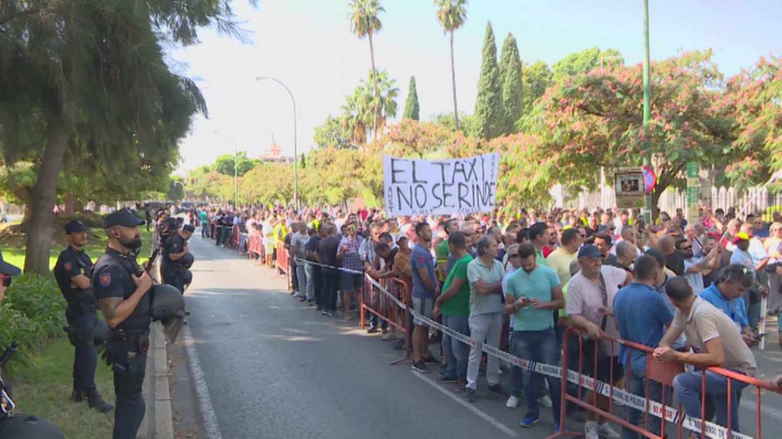 Noticias Andalucía: La Junta aprueba la regulación de VTC | RTVE Play