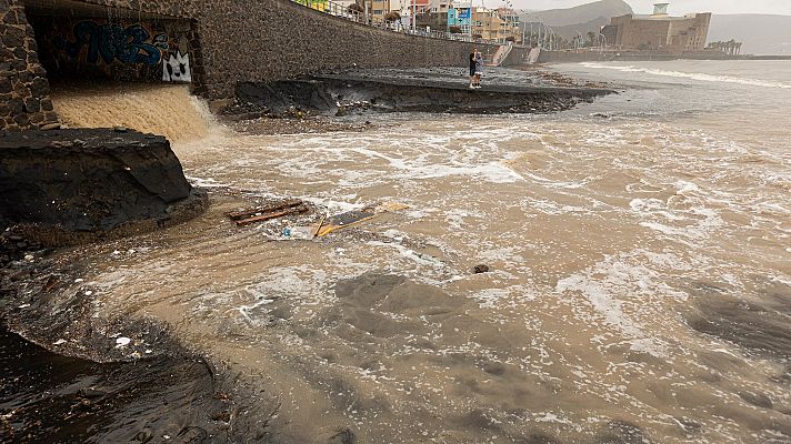 Canarias intenta recuperar la normalidad tras la tormenta tropical Hermine