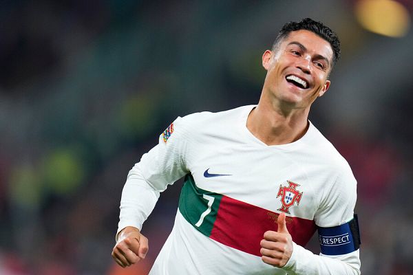Telediario 1 - El protagonismo de Cristiano Ronaldo con Portugal contra el ataque coral de España