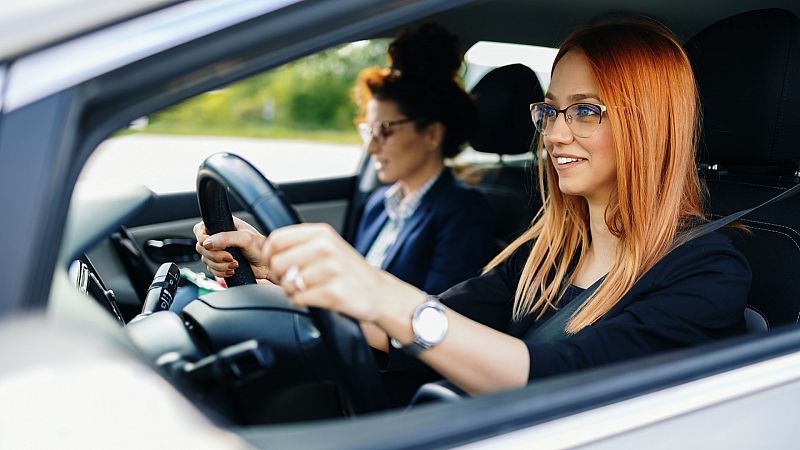 ¿Por qué el conductor del coche nunca se marea?