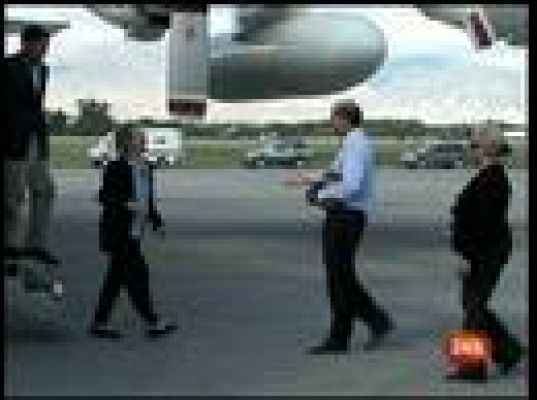  - Clinton visita Puerto Príncipe