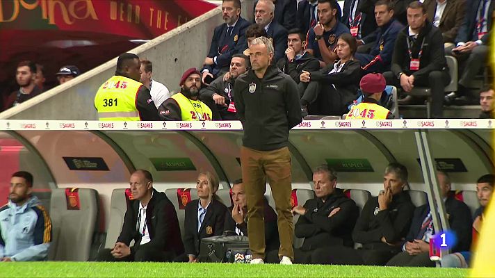 Telediario 1 - Luis Enrique se reinvindica en redes sociales