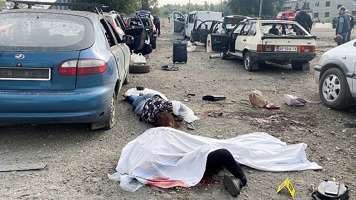 Telediario 1 - Un equipo de TVE llega a la zona del ataque ruso a un convoy humanitario en Zaporiyia