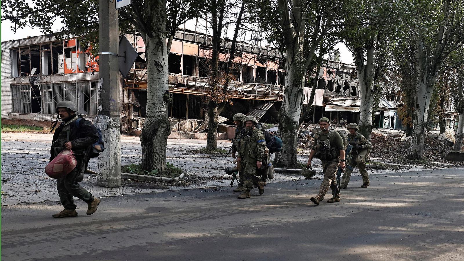Al menos 18 heridos en una explosión en un acto de divulgación científica en la Casa de la Cultura de Girona | Ver