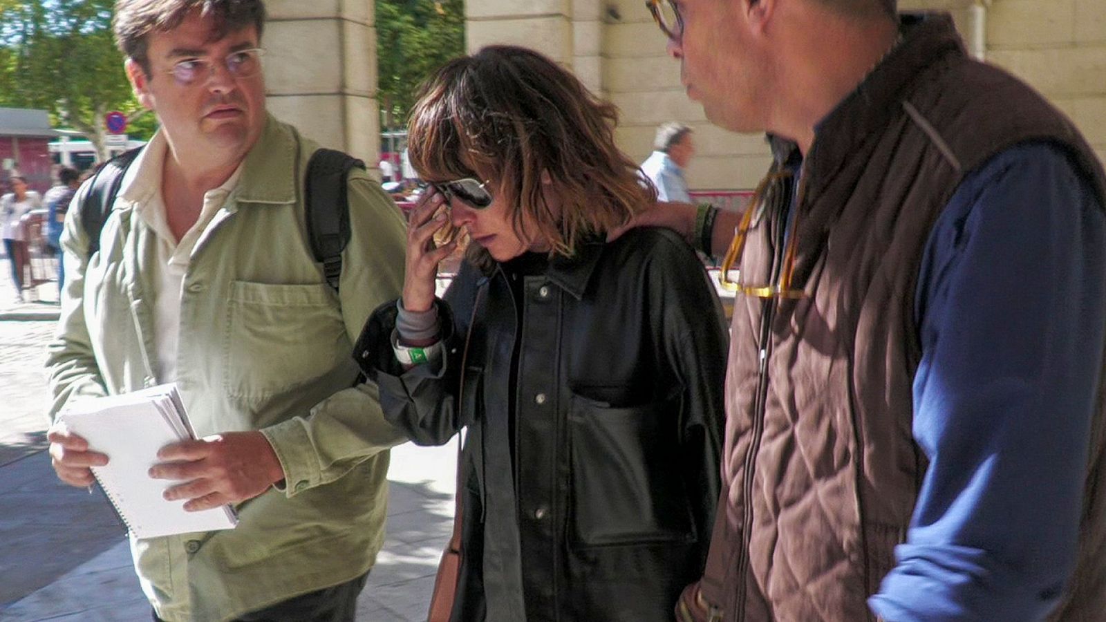 María León se acoge a su derecho a no declarar y queda en libertad provisional tras su arresto | Ver