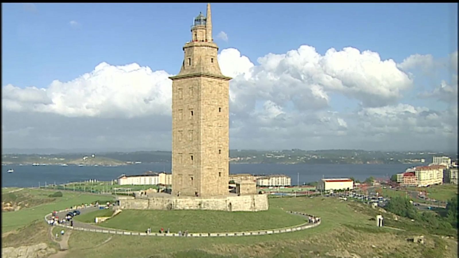 España entre el cielo y la tierra - Pazos, señores, reyes y brujas - ver ahora