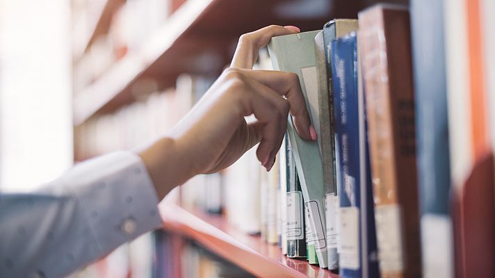 La mayor librería de la franja de Gaza reabre sus puertas