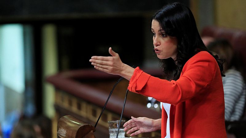 Cs acusa a Sánchez de "comprar votos" con la subida de las pensiones y Sánchez le pide que apoye sus medidas