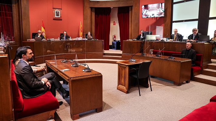 L'Informatiu - Nou judici a la mesa del Parlament per desobediècia al TC