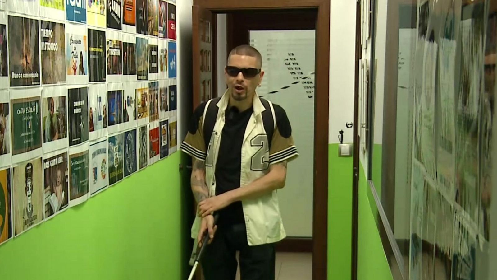 Conocemos la historia inspiradora de Raúl, el ciego del rapper: "Compongo mis propias letras" - Ver ahora