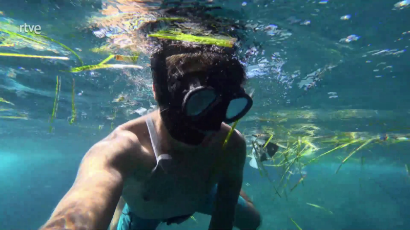 El mar de plástico.Pierre Ange Giudicelli es un joven corso que ha creado Mare Vivu, una asociación formada por estudiantes para dar la voz de alarma sobre la presencia de todo tipo de plásticos en el entorno natural. 