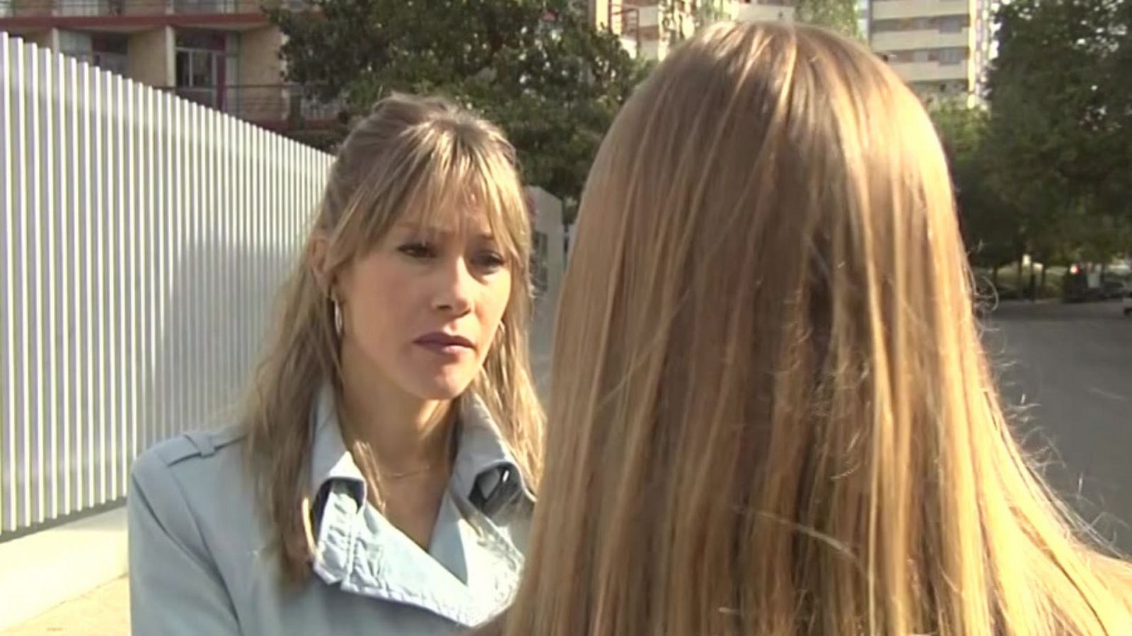 Alumna del Santa Mónica: ¿Por qué la gente se ofende si nosotras no nos hemos ofendido?" - Ver ahora