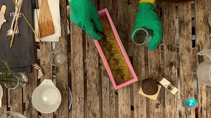 Va de verd - Fes el teu propi sabó de romaní