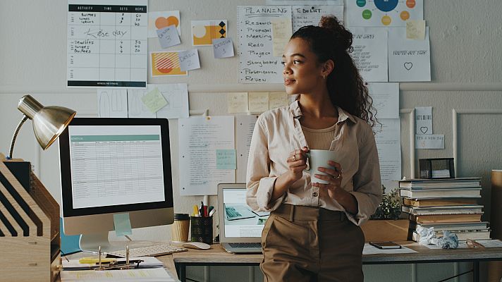 Telediario 1 - Un sueldo para poder vivir y mejor conciliación: los requisitos de un trabajo decente
