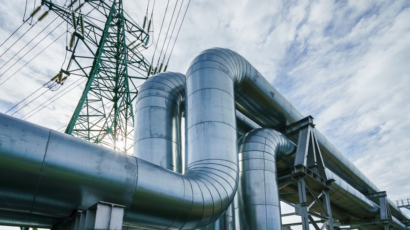 Pedro Sánchez se reunirá con los presidentes de Francia y Portugal para abordar las interconexiones de gas con Francia.