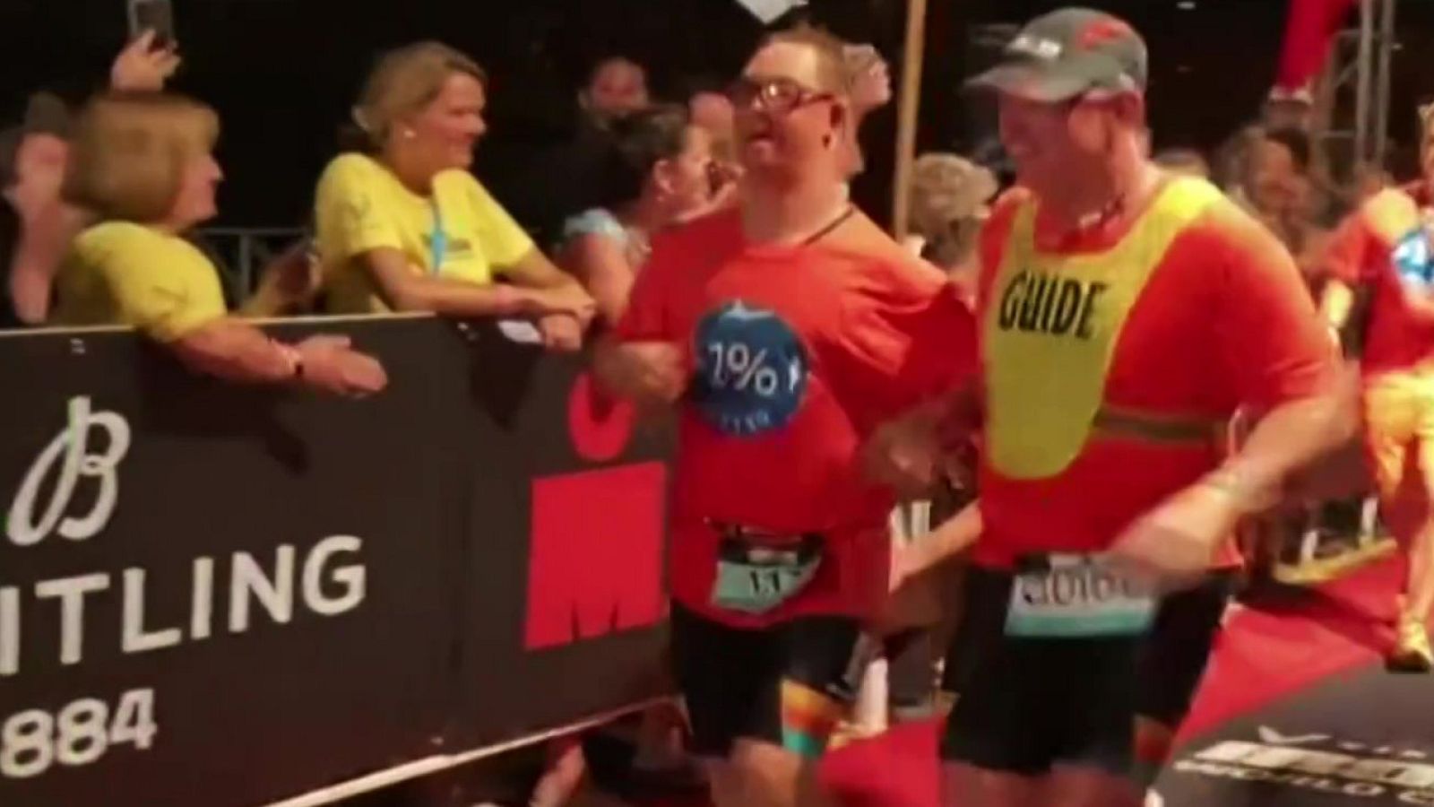 Chris Nikic, primer discapacitado en acabar el Ironman de Hawai