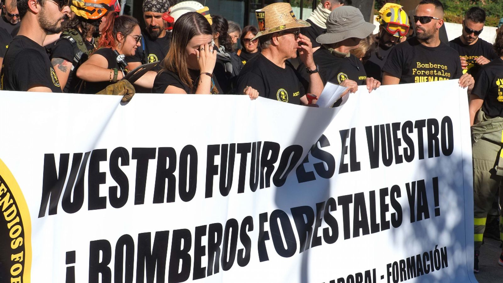 Bomberos forestales de toda España se manifiestan en Madrid