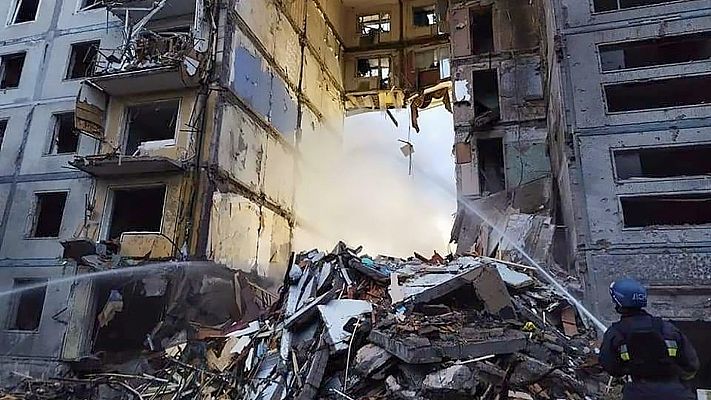 Informativo 24h - Al menos 17 muertos y decenas de heridos en otro ataque ruso con misiles en Zaporiyia