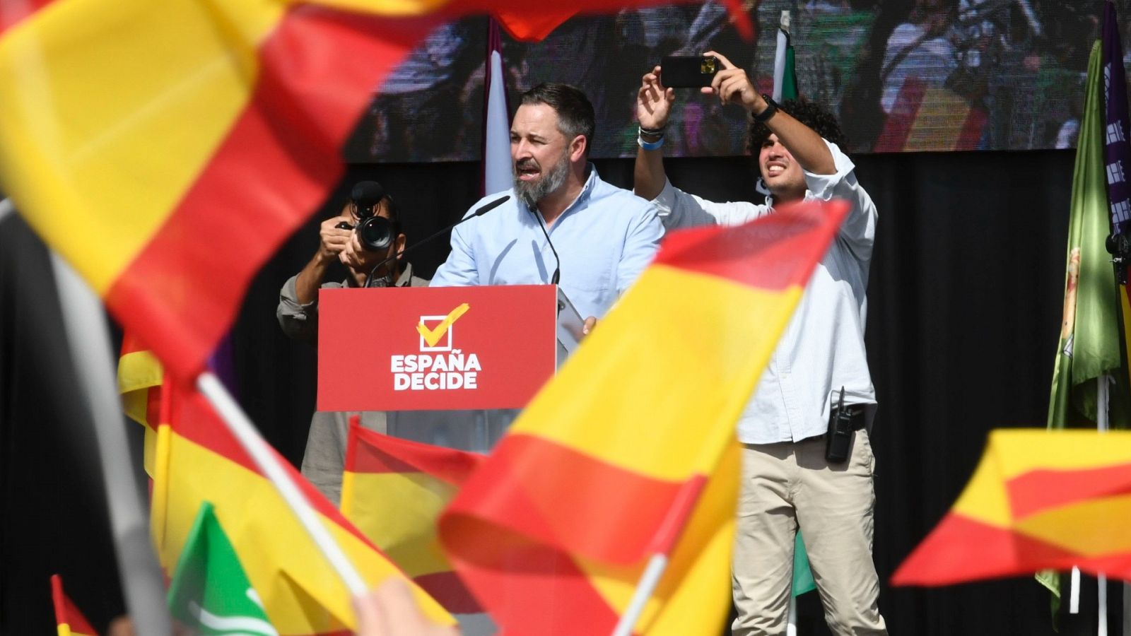 Vox: Abascal asegura que si gobierna convocará varios referendos