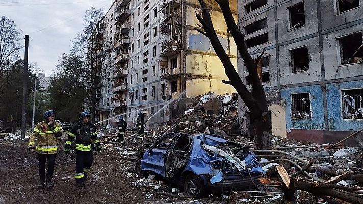 Telediario Fin de Semana - Un nuevo ataque de misiles rusos impacta sobre edificios residenciales de Zaporiyia