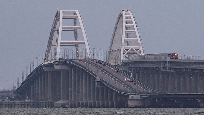 Telediario Fin de Semana - Rusia busca reparar lo antes posible el puente de Crimea, reabierto parcialmente