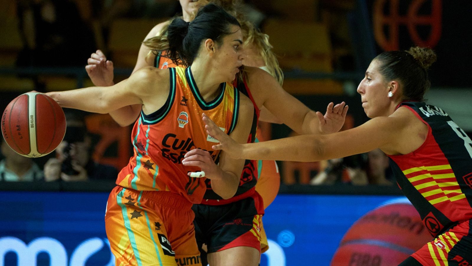 Baloncesto - Supercopa española femenina. Final: Valencia Basket - Spar Girona - ver ahora
