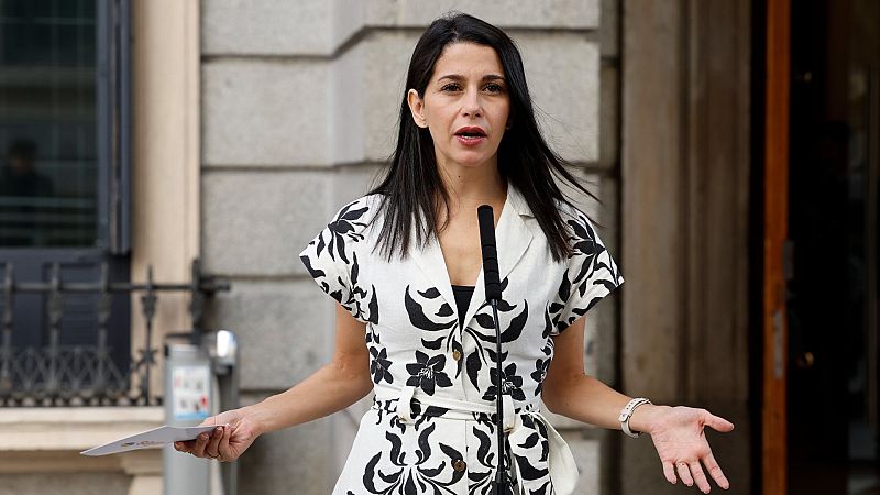 Arrimadas: "PP y PSOE llevan años repartiéndose el poder judicial. Debe estar libre de tentáculos políticos"