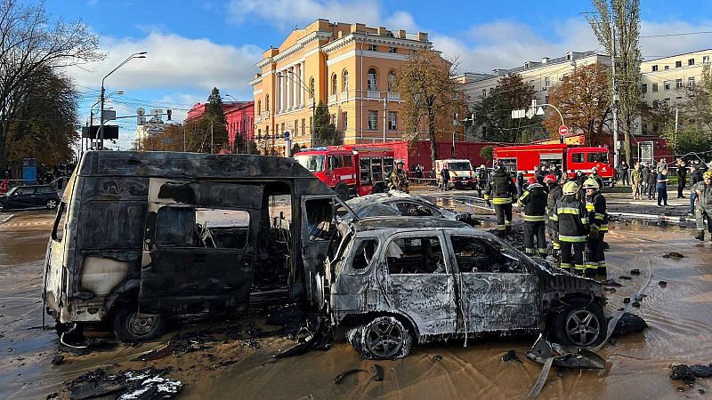 Imágenes de la guerra en Ucrania: Rusia bombardea Kiev Rusia bombardea Kiev: el ataque deja varios heridos y han muerto varias personas - Ver ahora