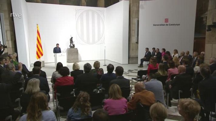 L'Informatiu - Els 7 nous consellers del Govern juren el càrrec al Palau de la Generalitat