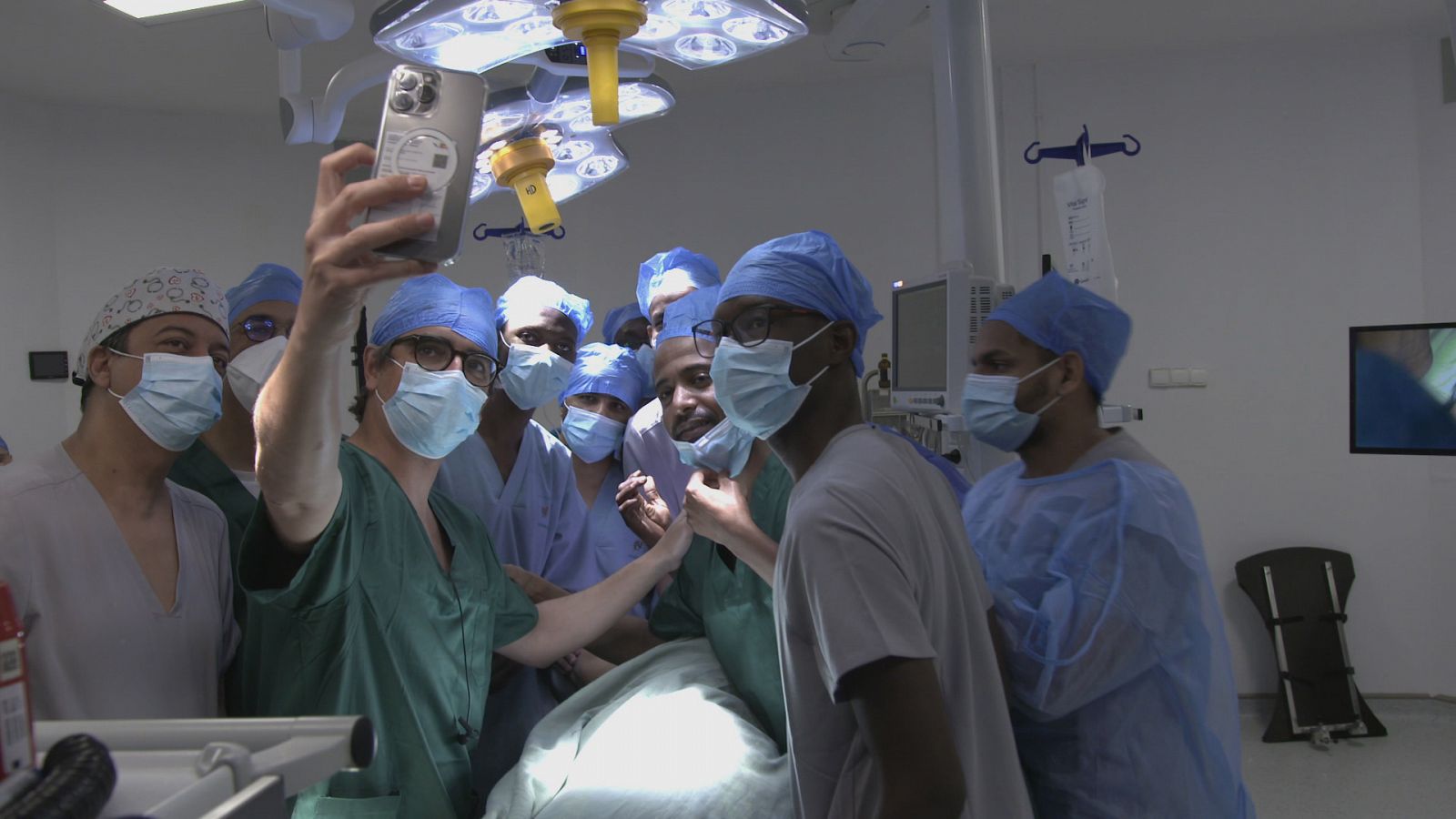 Preestreno de 'En Portada: El mundo de un cirujano' en Play