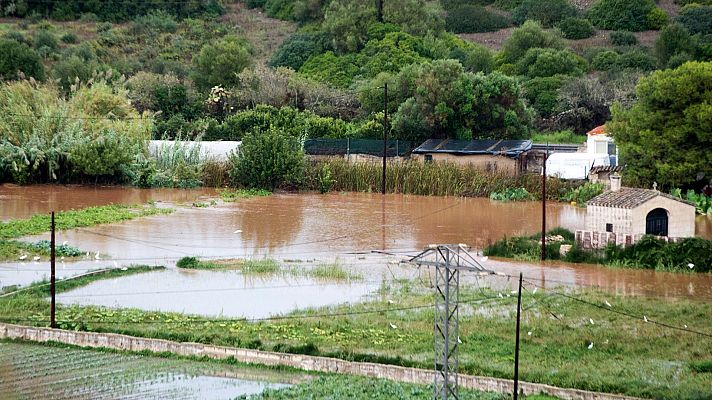 Telediario 1 - Las fuertes lluvias ponen en alerta a varias provincias