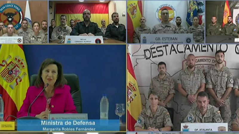 Defensa felicita a los militares desplegados en el exterior y agradece su labor en el Día de la Fiesta Nacional
