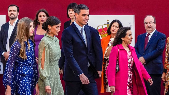 Pedro Sánchez recibe pitos y abucheos en el desfile de la Fiesta Nacional