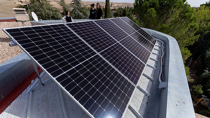 Comunidades y familias reducen el consumo e instalan renovables para ahorrar energía - Ver ahora