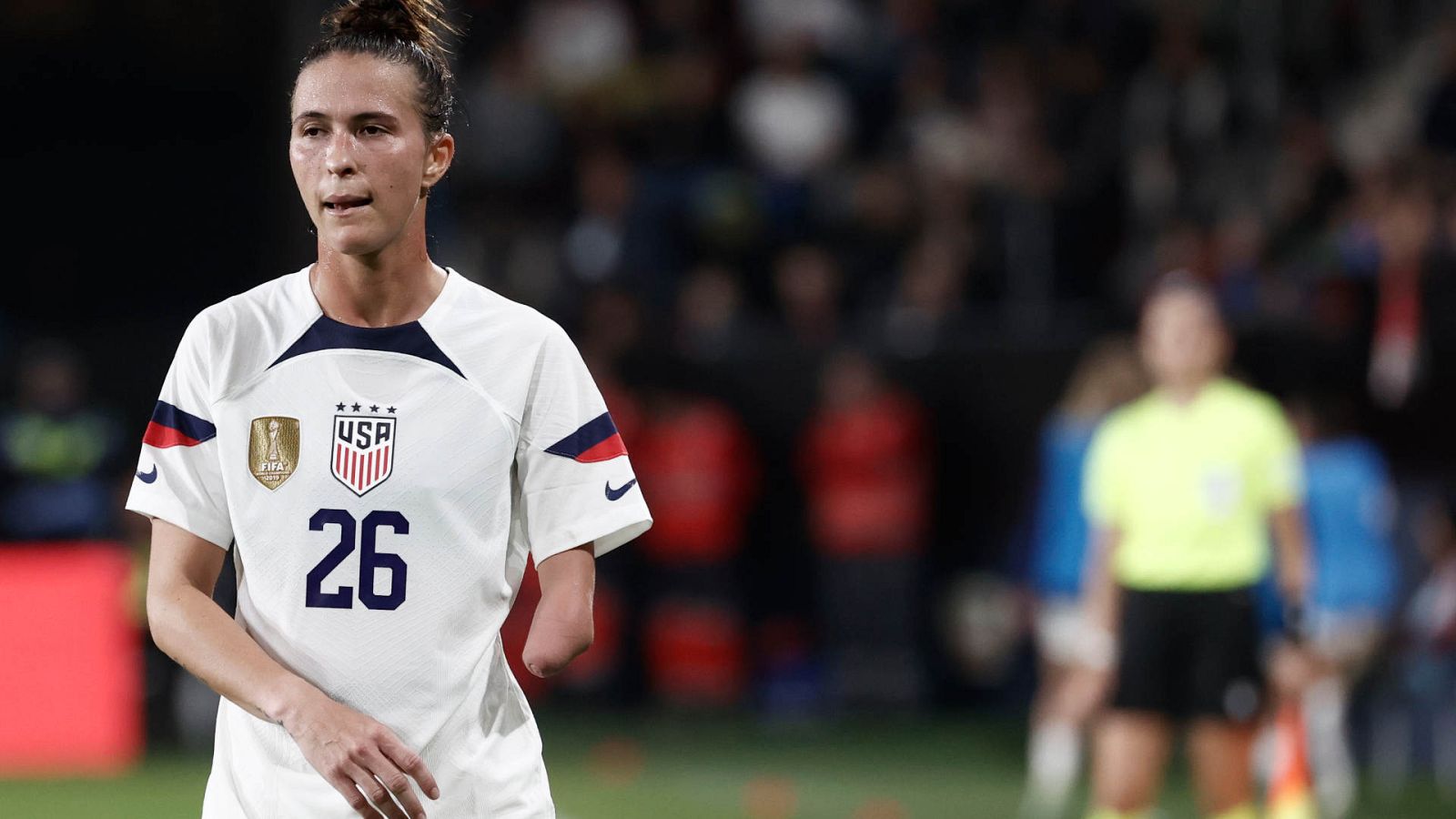 El ejemplo de Carson Pickett, la primera futbolista sin un brazo en la élite -- Ver ahora