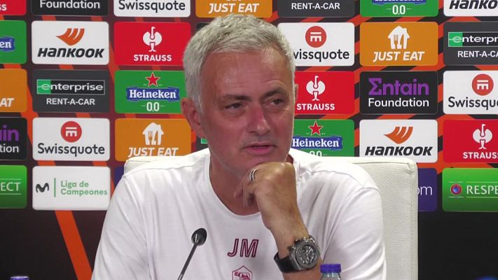 Mourinho, sobre la Europa League: "Van a llegar los tiburones fracasados de la Champions"