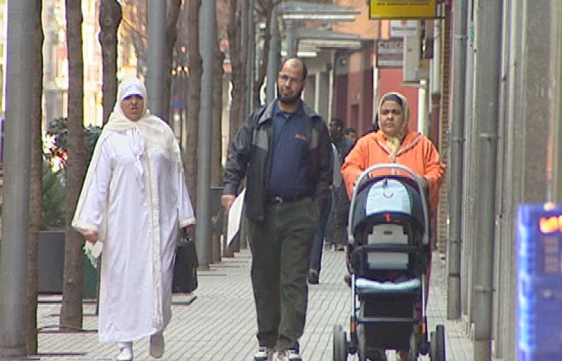 La decisión del ayuntamiento barcelonés de Vic de no empadronar inmigrantes