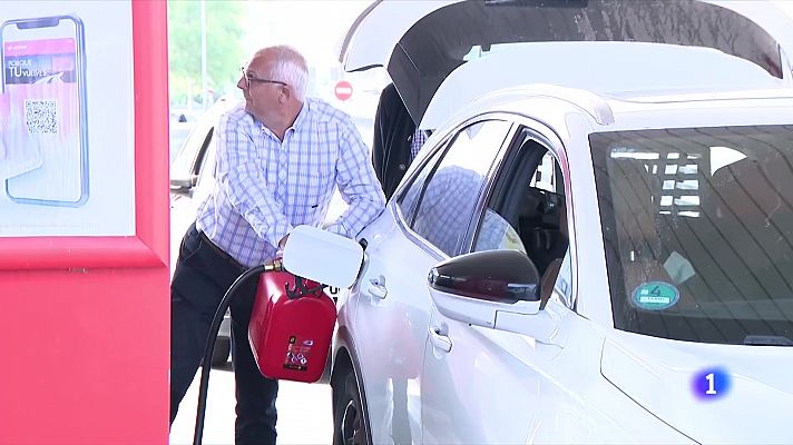 L'Informatiu - La vaga de refineries a França deriva clients a La Jonquera