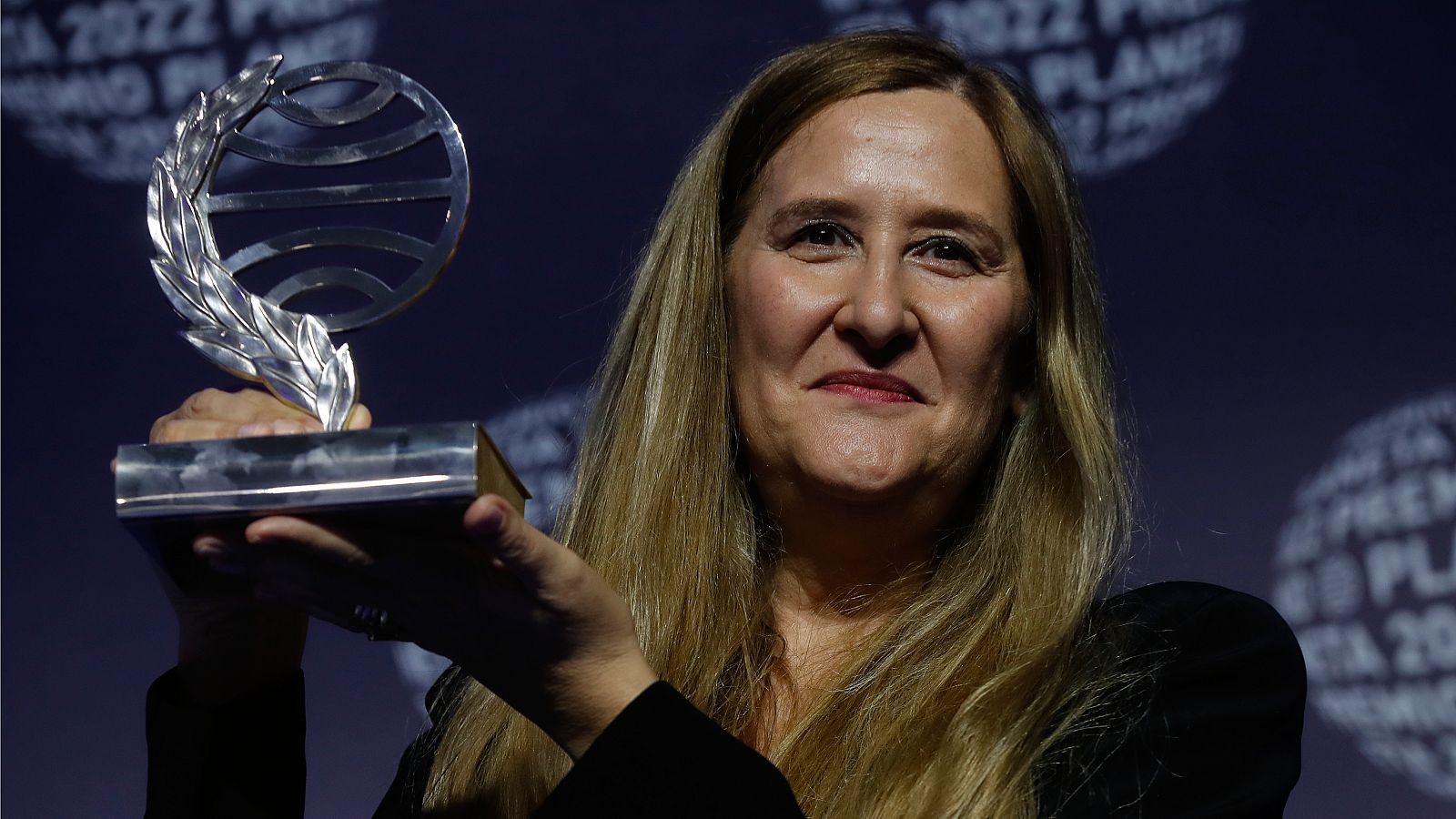 Luz Gabás gana el Premio Planeta 2022 con 'Lejos de Luisiana'